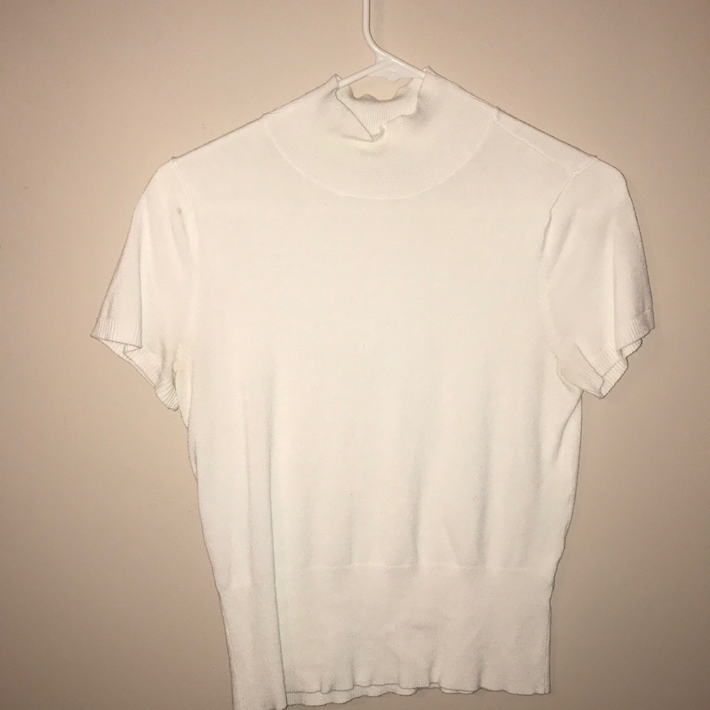 White NY & Company Short-sleeve Turtle Neck